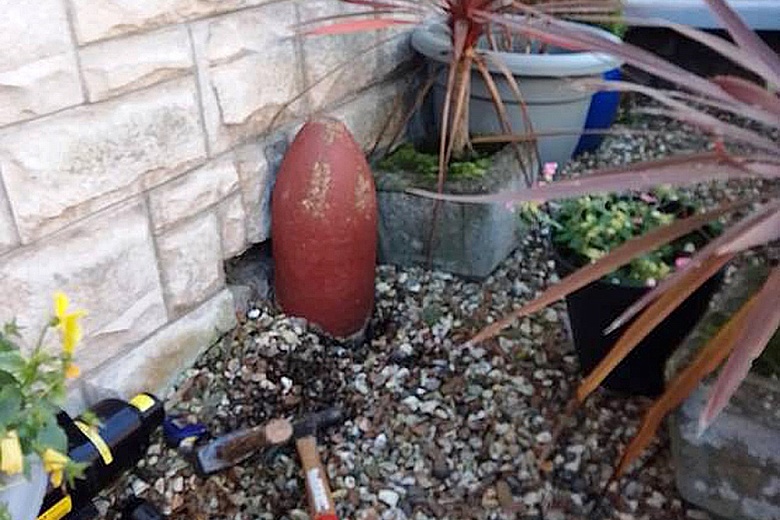 Жизнь на бочке с порохом. БОМБА В САДУ