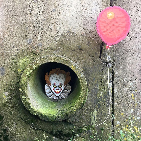 В стиле граффити. &quot;ВАНДАЛ&quot; ВСЕ КРУГОМ РАЗРИСОВАЛ