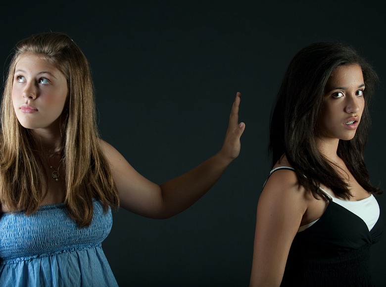 Слезы в подушку. НЕ ОТСВЕЧИВАЮ